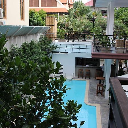 Palm Tree Boutique Hotel Phnom Penh Exterior photo