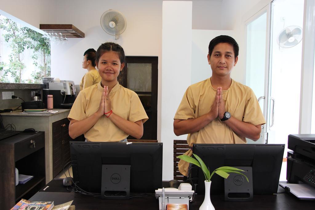 Palm Tree Boutique Hotel Phnom Penh Exterior photo