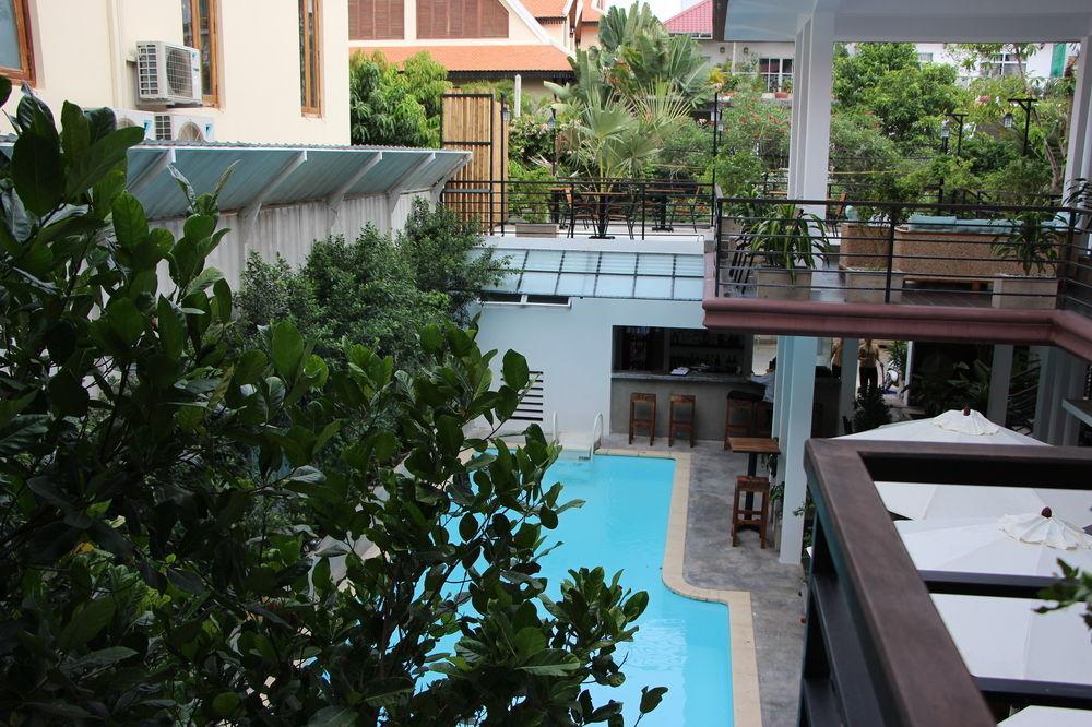 Palm Tree Boutique Hotel Phnom Penh Exterior photo