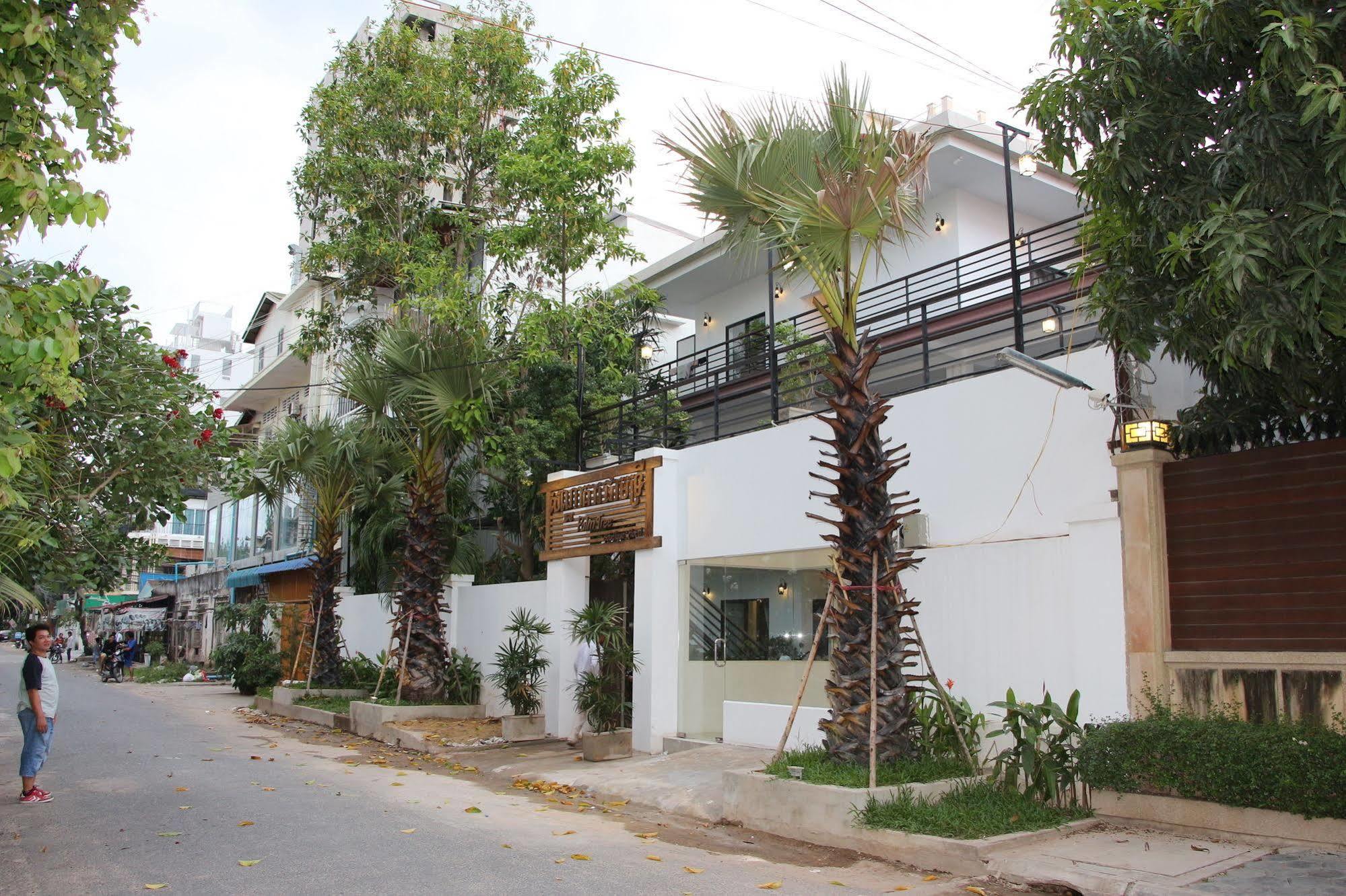 Palm Tree Boutique Hotel Phnom Penh Exterior photo